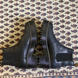 Dr. Marten’s Rometty Chelsea boot sz 41 worn once